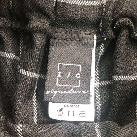 ✨Sale✨ Black and grey checkered pants - Picture 4 of 6